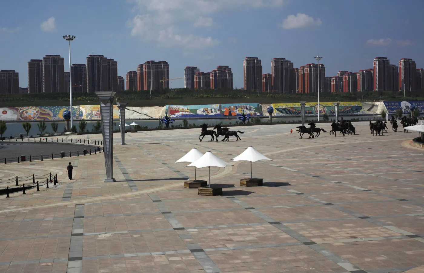 3811832-kangbashi-miasto-duchow-w-regionie.jpg