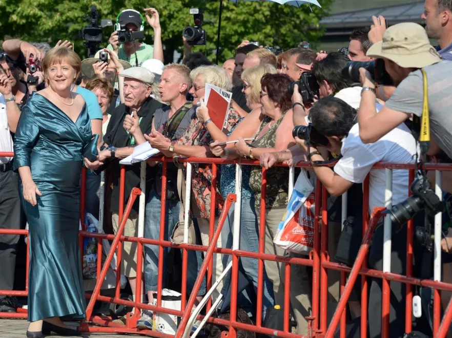 3825610-angela-merkel-na-bayeruth-festival.jpg