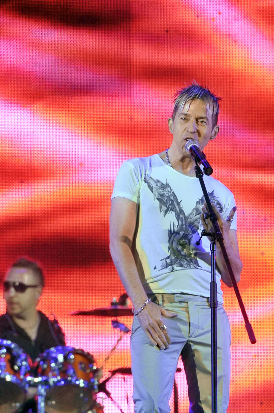 3828079-limahl-podczas-koncertu-disco-fever.jpg