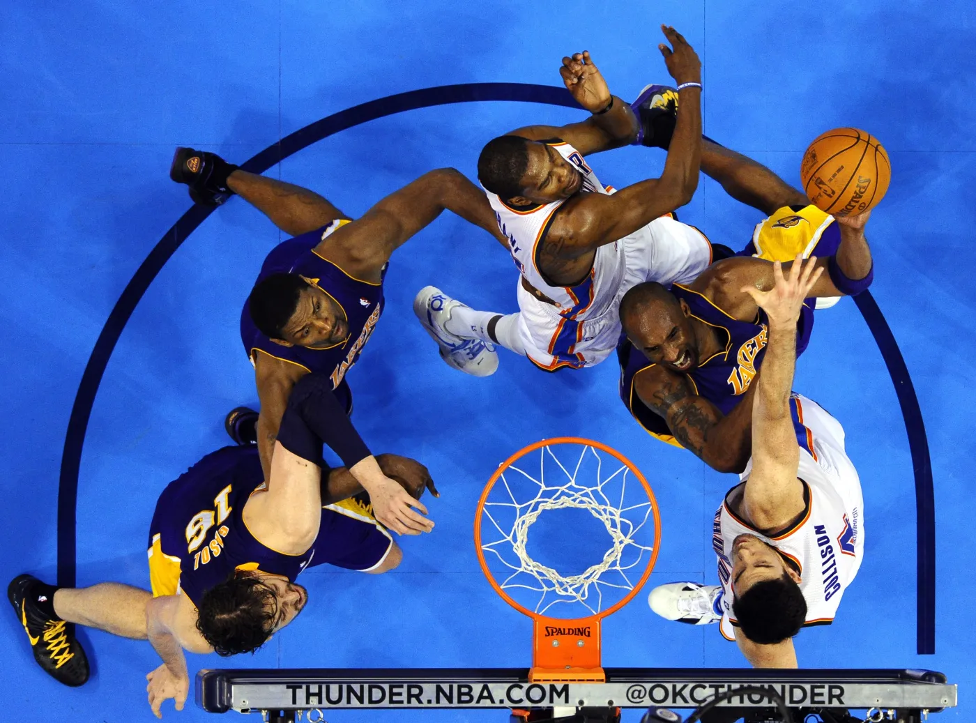Lakers pożegnali się z play off ligi NBA. Thunder grają dalej