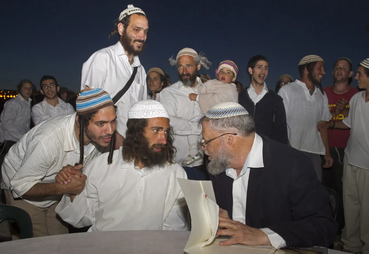 Żydzi zbyt wpływowi w Polsce? Oto sondaż