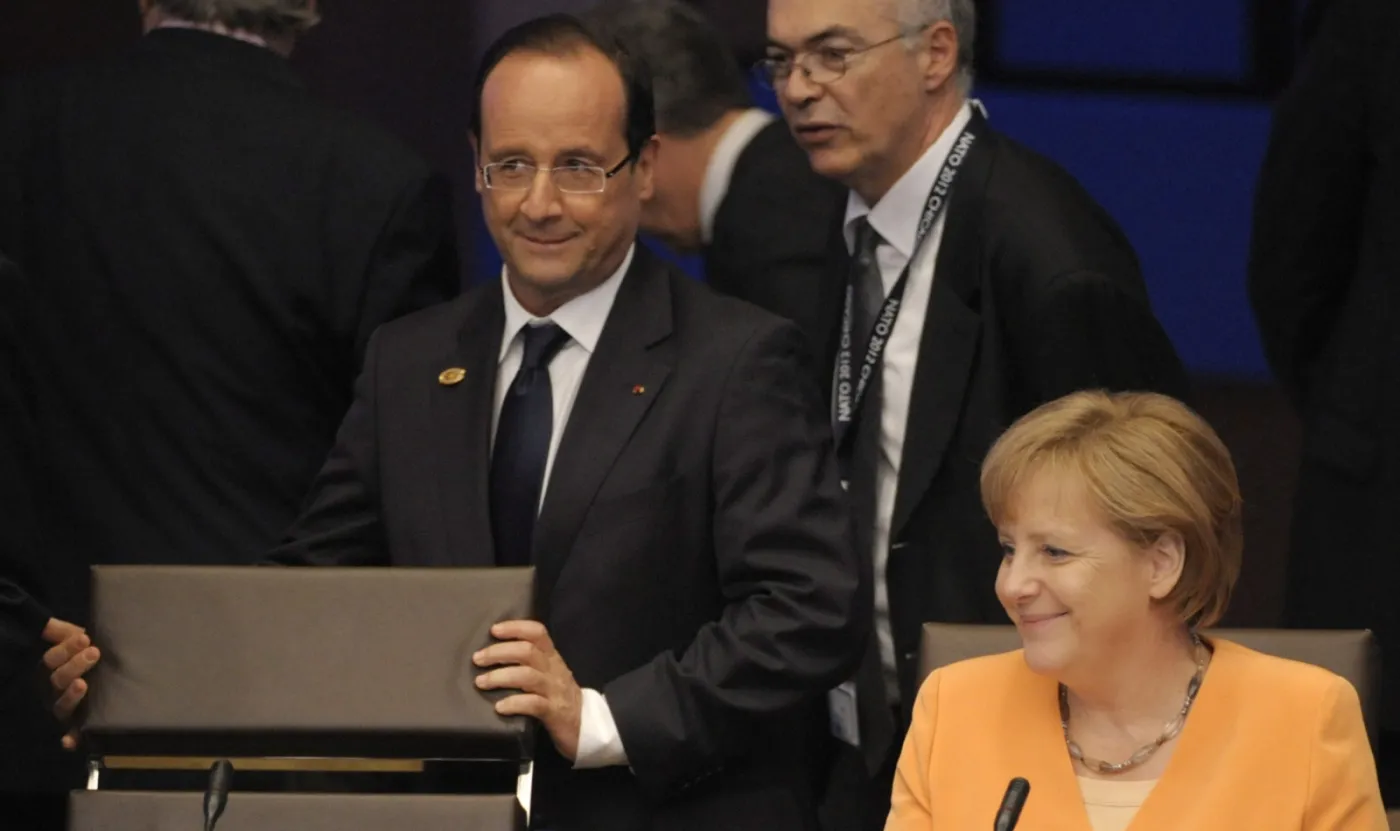 Kanclerz Angela Merkel i prezydent Francois Hollande na szczycie NATO w Chicago
