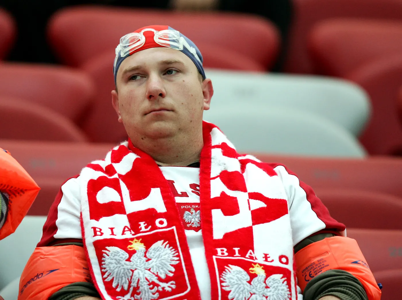 4166702-polscy-kibice-na-trybuach-stadionu.jpg
