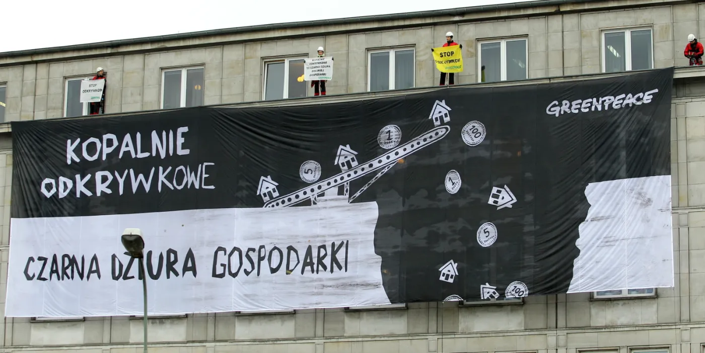 4244630-protest-greenpeace-przeciwko-budowie.jpg