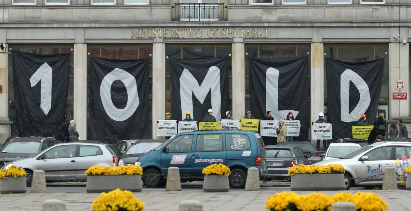 4244242-protest-greenpeace-przeciwko-budowie.jpg