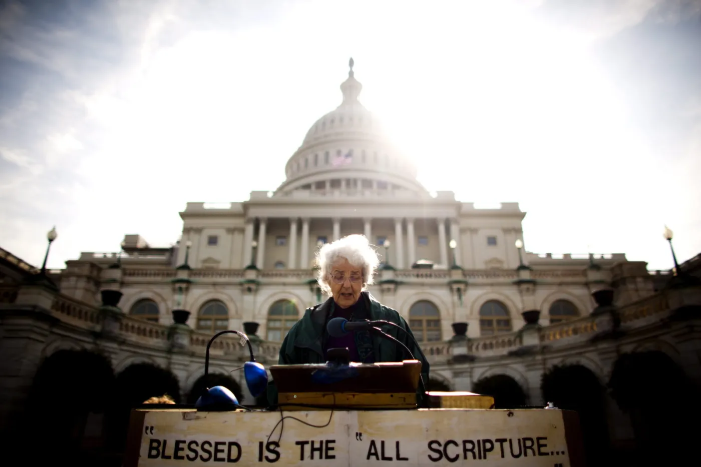 4437913-yearender-religia-swieta-religijne.jpg