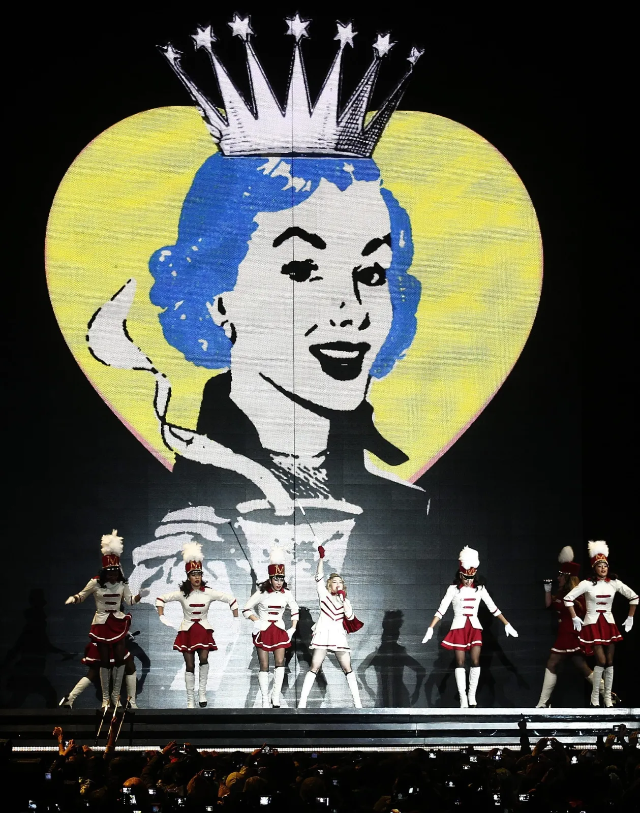 4440587-madonna-podczas-koncertu-w-santiago.jpg