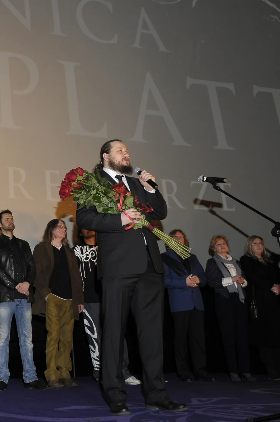 4616008-pawel-chochlew-na-premierze-tajemnic.jpg