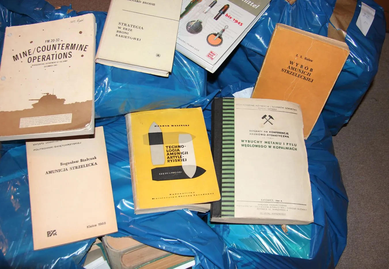4301101-materialy-znalezione-przy-brunonie.jpg