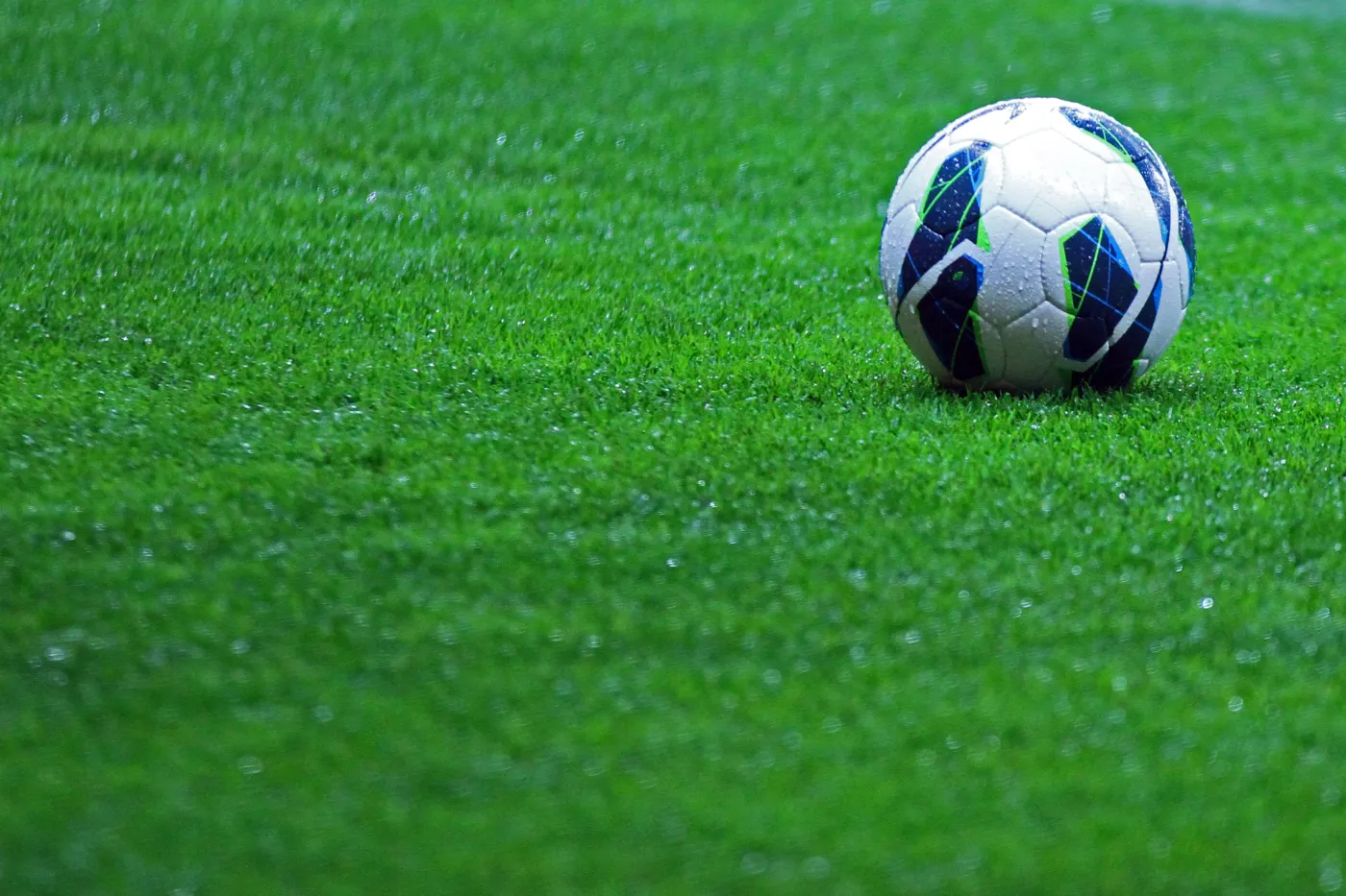 Zenit ukarany walkowerem. To kara za trafienie bramkarza petardą