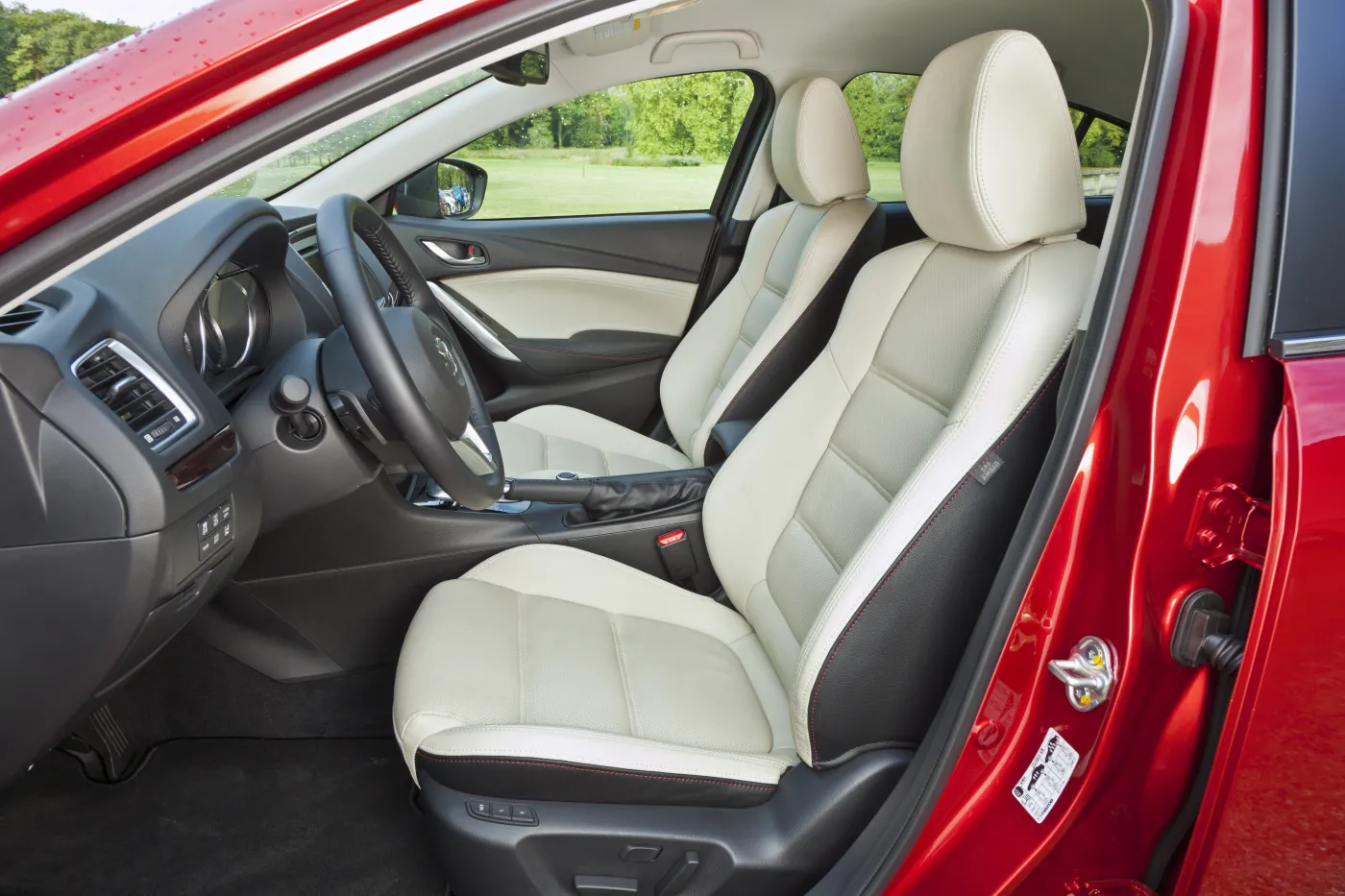 4234019-mazda6-2012-paris-interior-19-jpg300.jpg