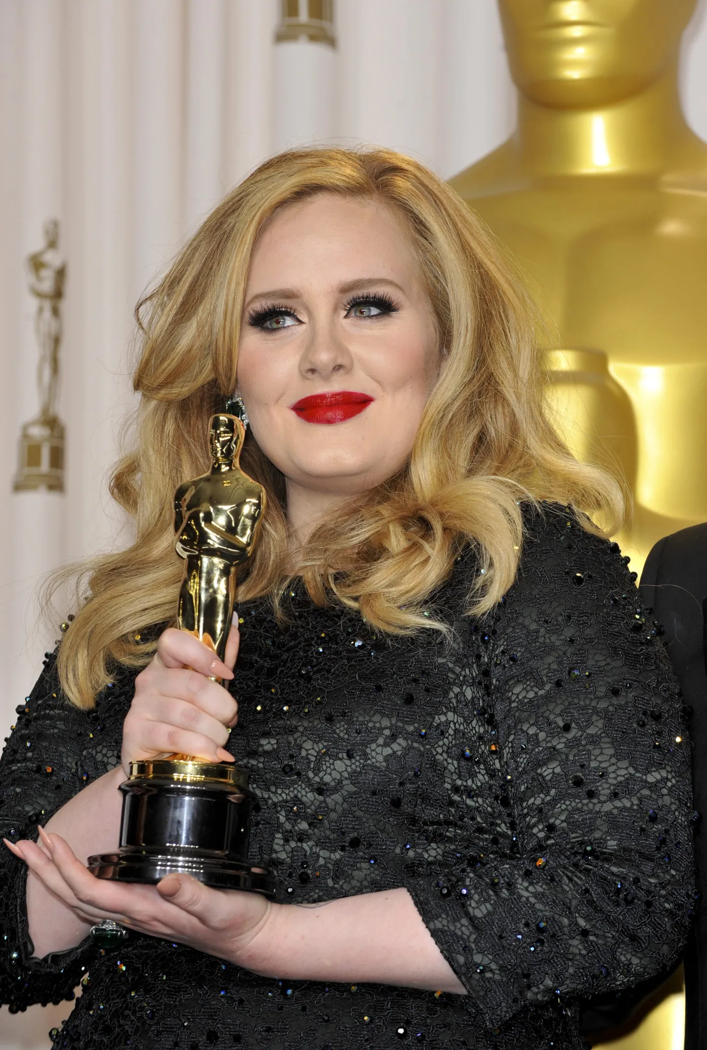 4924016-adele.jpg