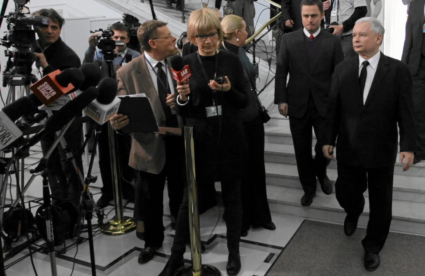 Poseł PiS mailem sterowany? Instrukcje dwa razy dziennie