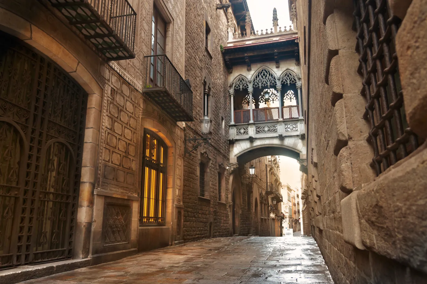 5380523-barri-gotic-stare-miasto-barcelona.jpg