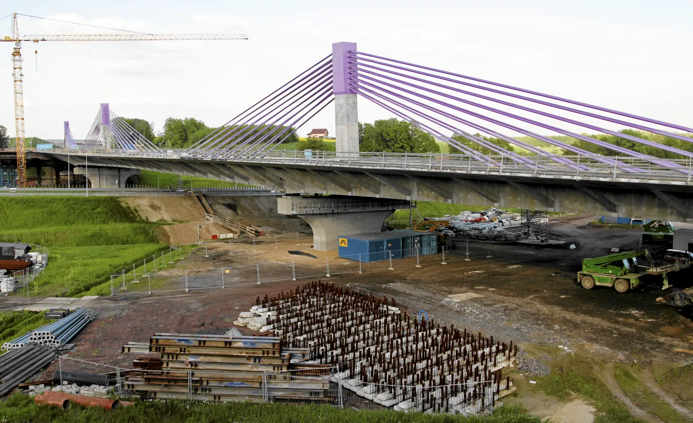 Wiadukt nad autostradą A1 w Mszanie Dolnej