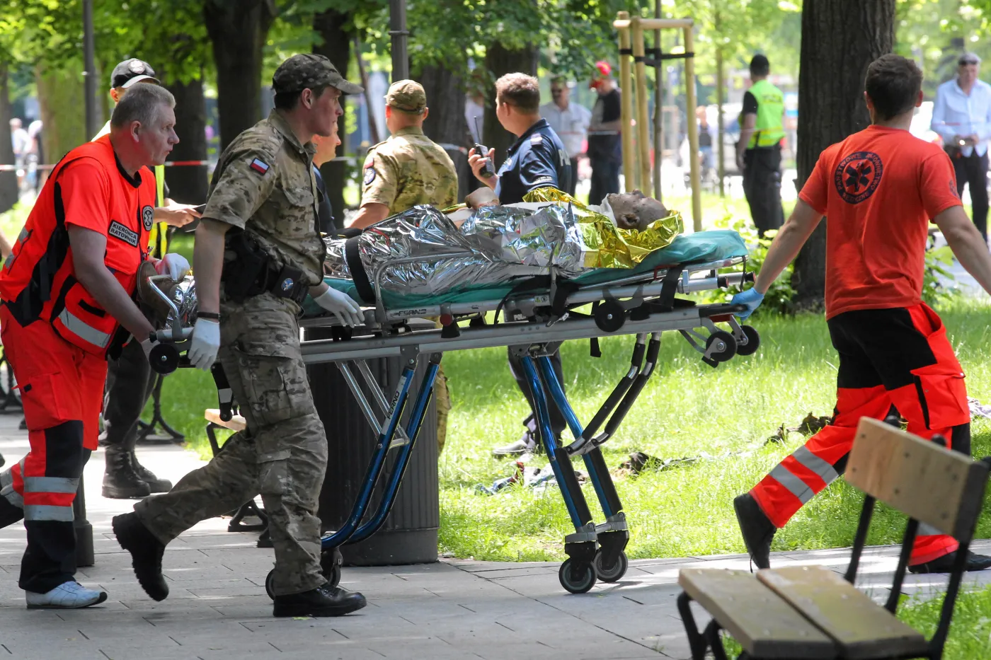 5075672-akcja-ratownikow-po-samopodpaleniu.jpg