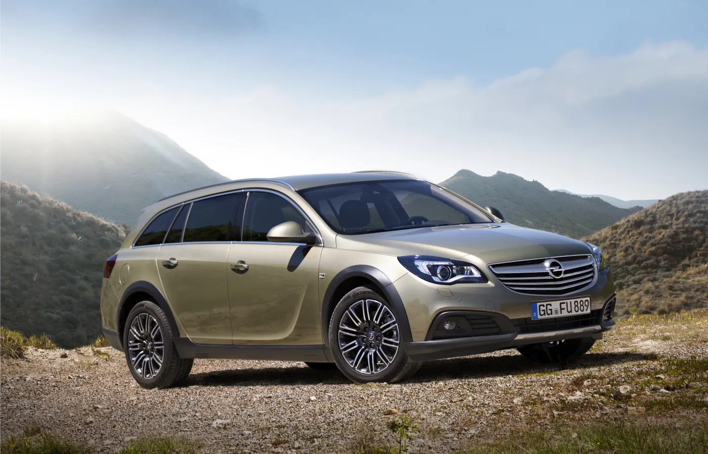 5157087-opel-insignia-country-tourer-286820.jpg