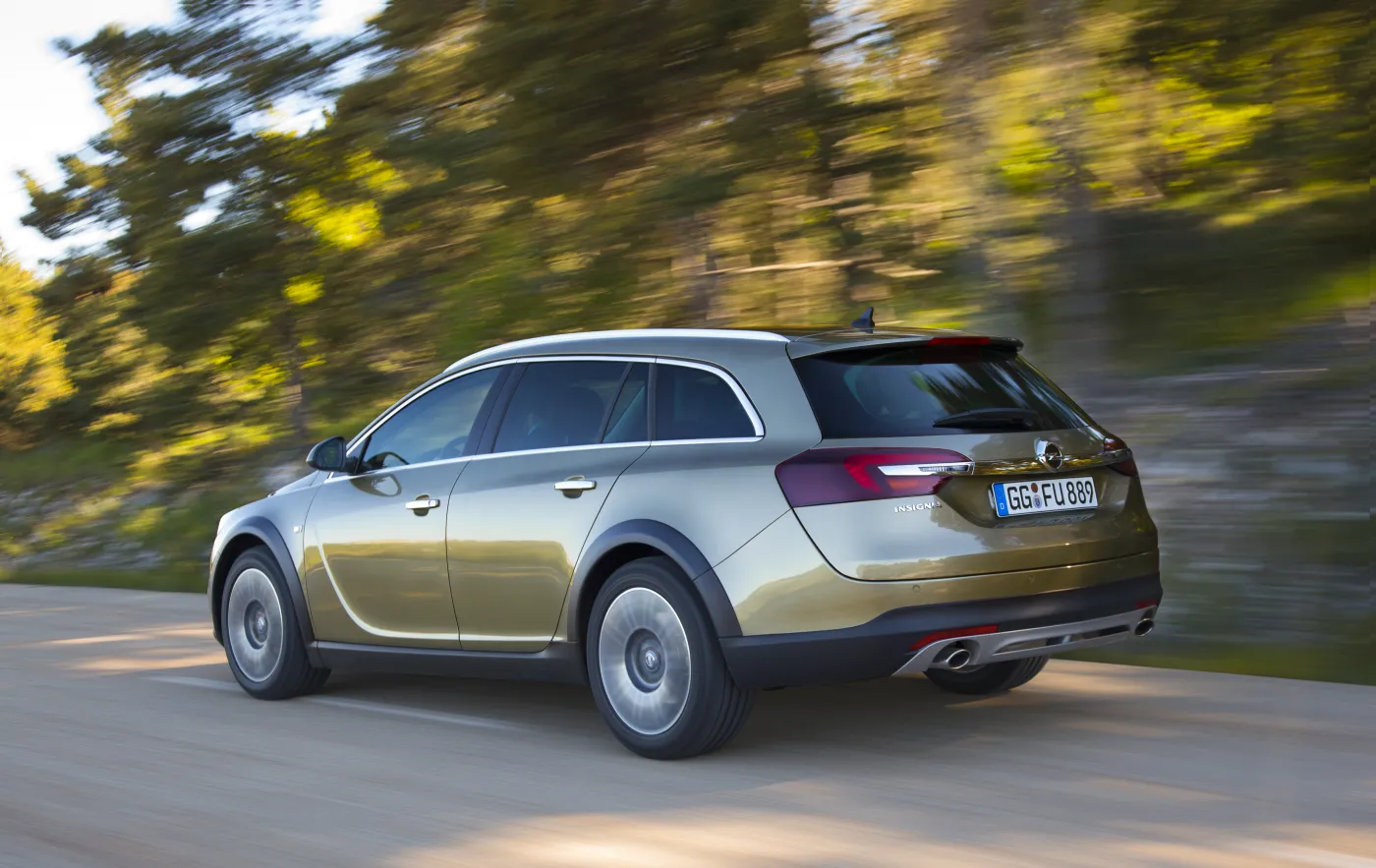 5157286-opel-insignia-country-tourer-286818.jpg