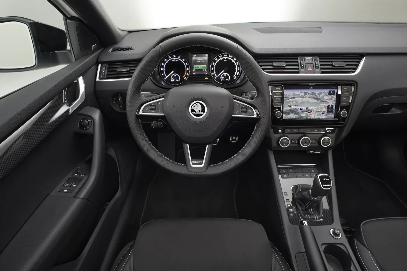 5156942-130703-skoda-octavia-rs-interior-002.jpg