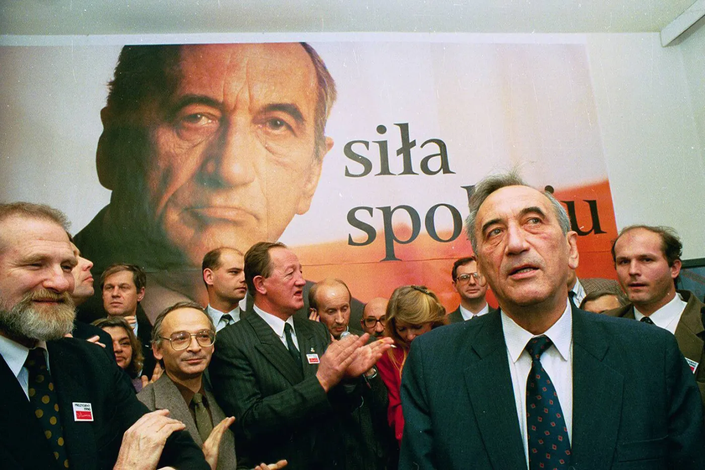 5569459-tadeusz-mazowiecki-w-czasie-kampanii.jpg