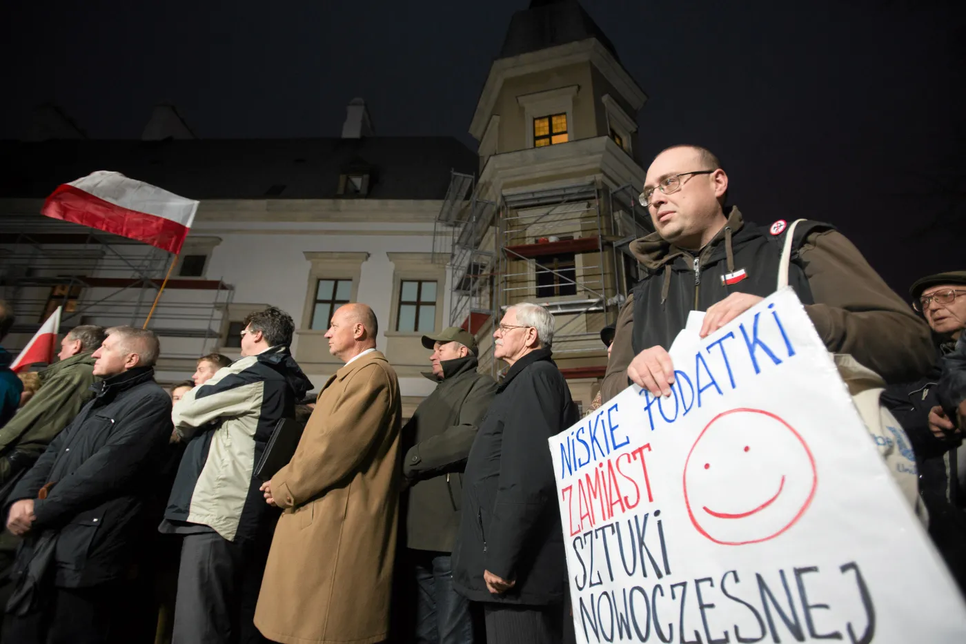 5605681-protest-w-warszawie-w-obronie-krzyza.jpg