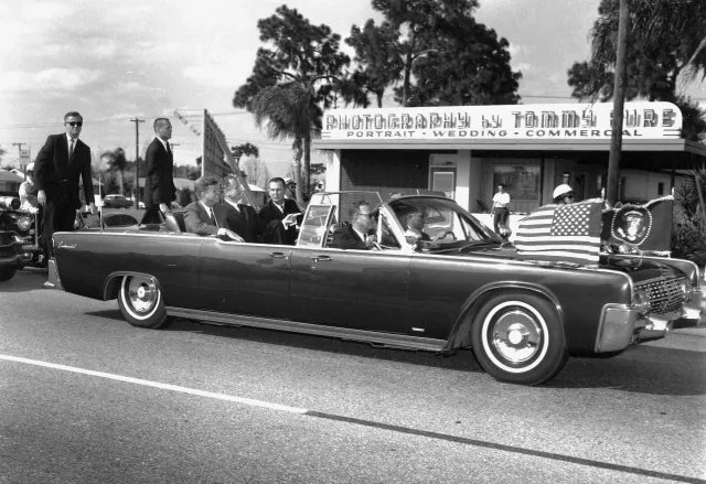 50 lat od zamachu na Kennedy'ego. Teorie spiskowe wciąż żywe. ZDJĘCIA