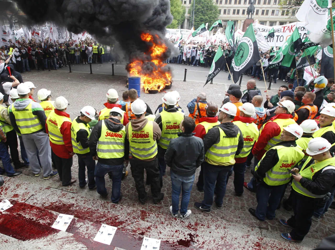 6222063-manifestacja-gornikow-w-katowicach.jpg