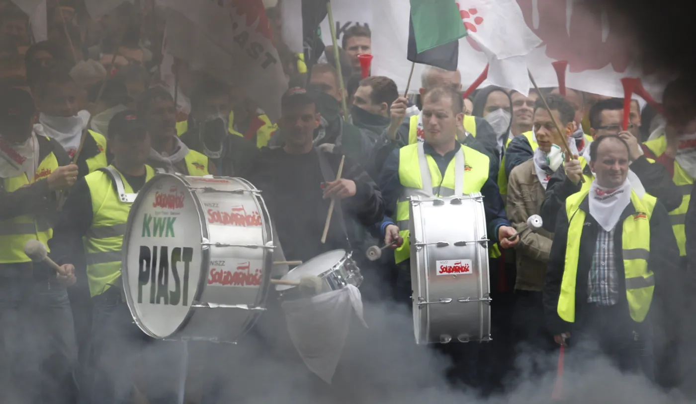6222092-manifestacja-gornikow-w-katowicach.jpg