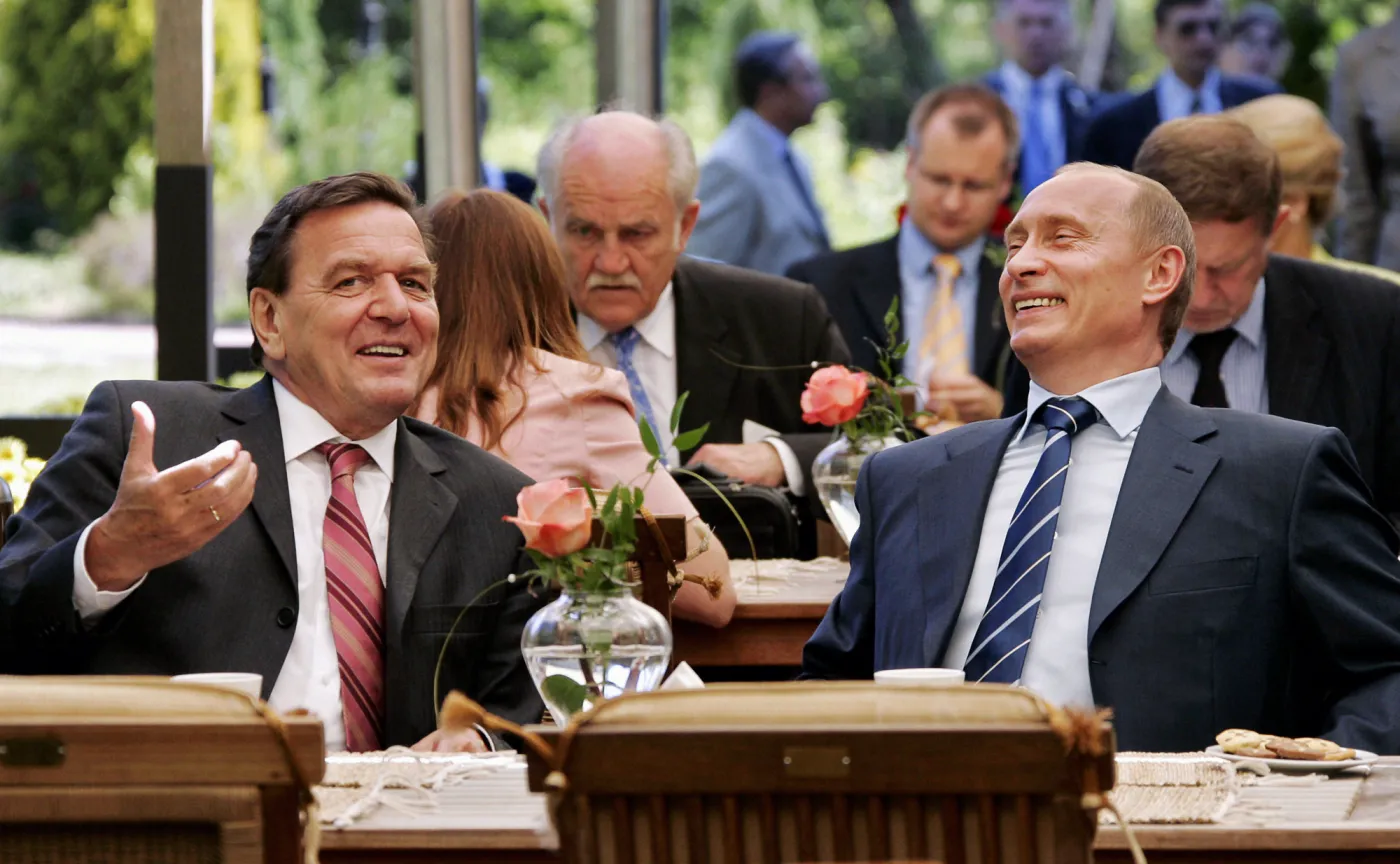 6220452-gerhard-schroeder-i-wladimir-putin.jpg