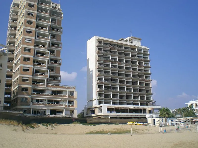 6284548-warosia-czyli-opuszczona-dzielnica.jpg