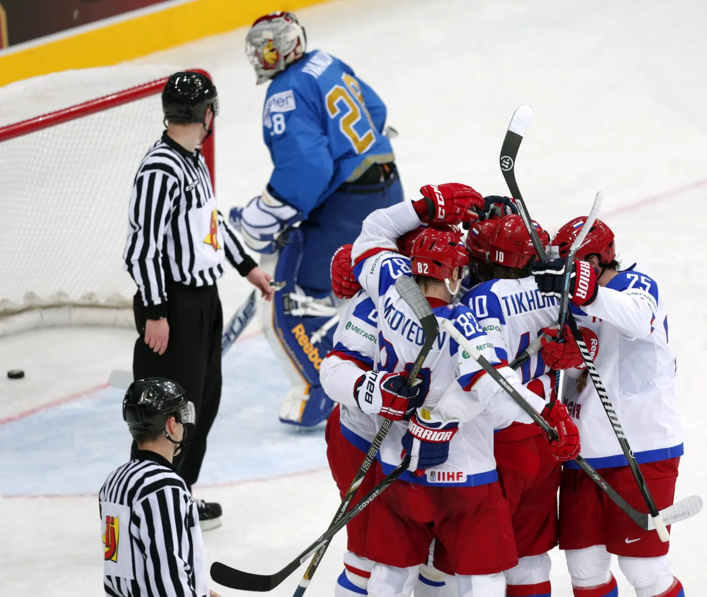 6290815-putin-i-rosyjscy-kibice-maja-powody.jpg