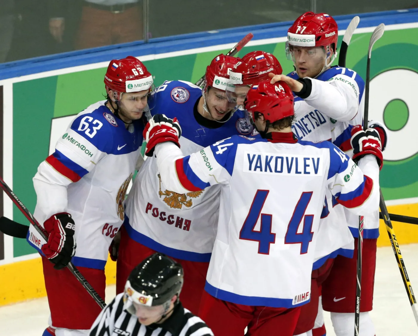 6291018-putin-i-rosyjscy-kibice-maja-powody.jpg