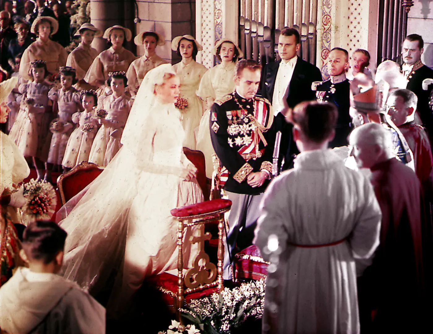 6293256-slub-grace-kelly-i-ksiecia-rainiera.jpg