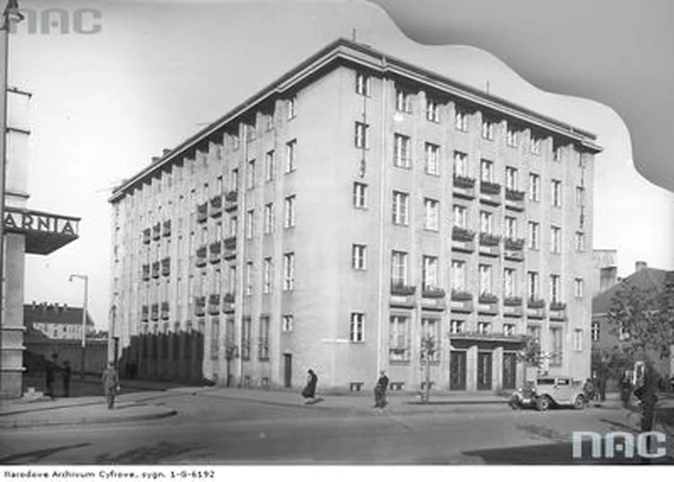5915412-bank-gospodarstwa-krajowego-w-gdyni.jpg