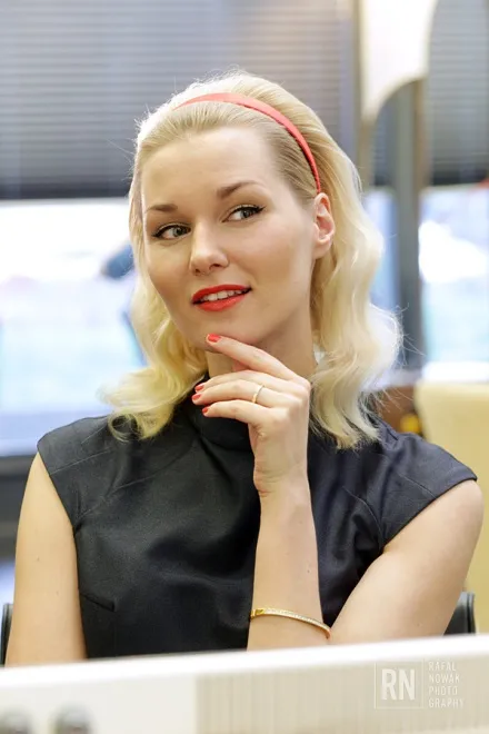 5991426-modne-fryzury-na-wiosne-dziewczece.jpg
