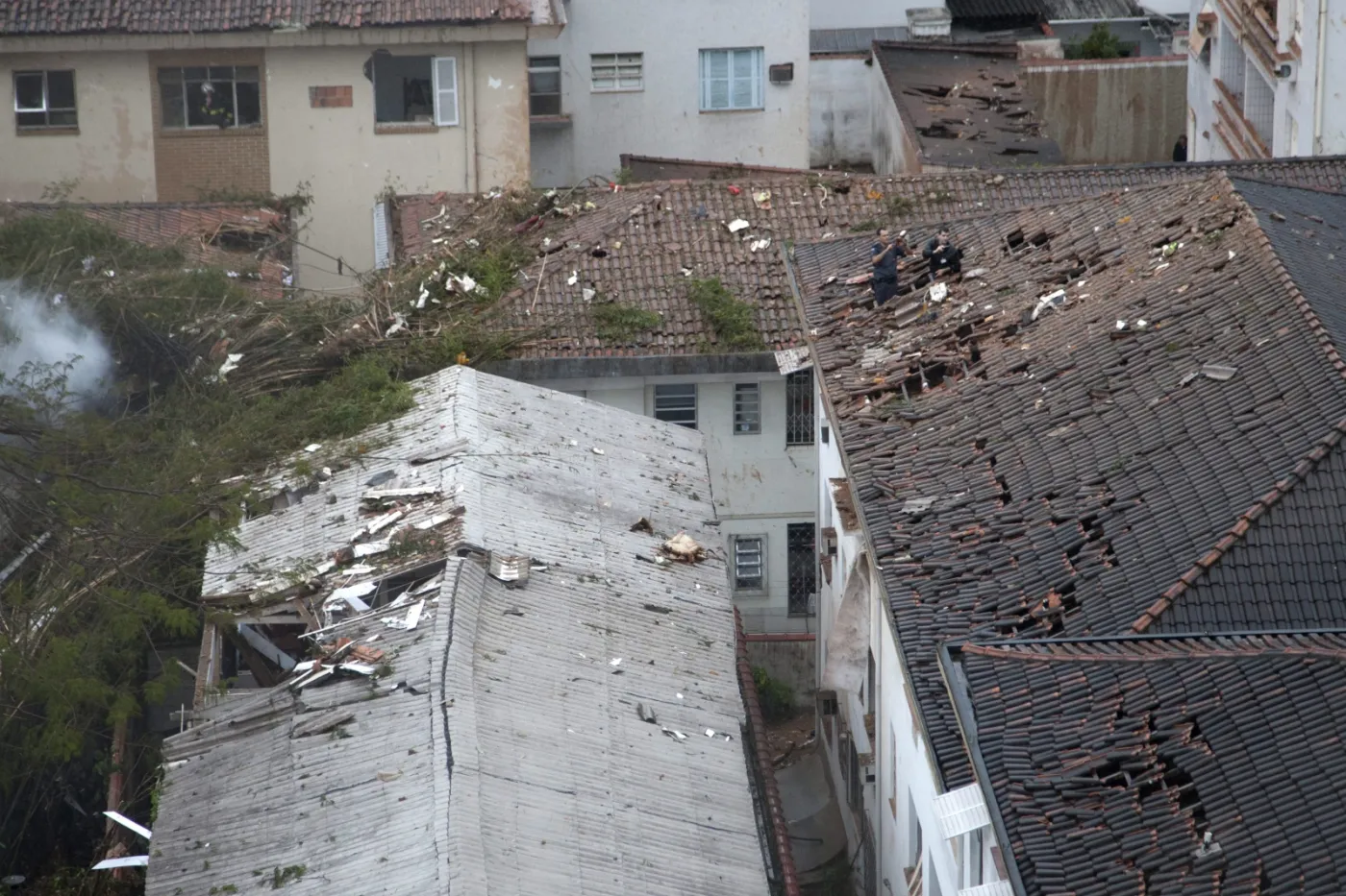 6670590-zniszczone-budynki-na-ktore-spadla.jpg