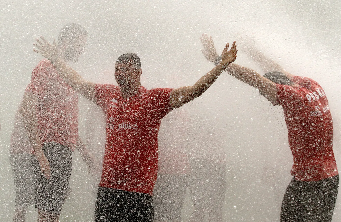 6675752-zobacz-splash-reprezentacji-polskich.jpg