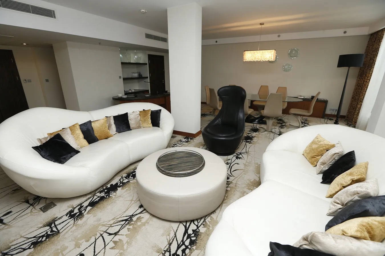 6685009-apartament-justina-w-hotelu-hilton.jpg