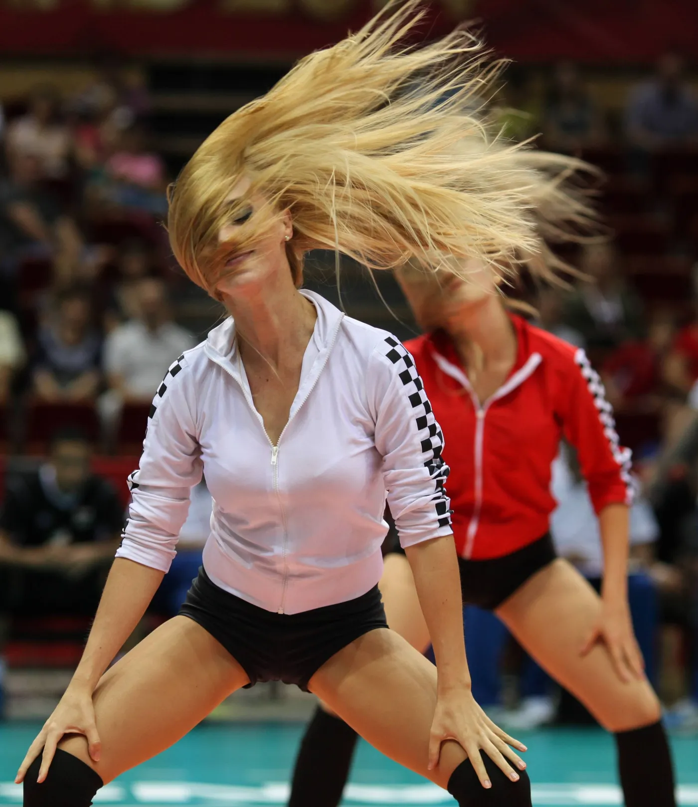 6793669-polskie-cheerleaderki-robia-furore.jpg