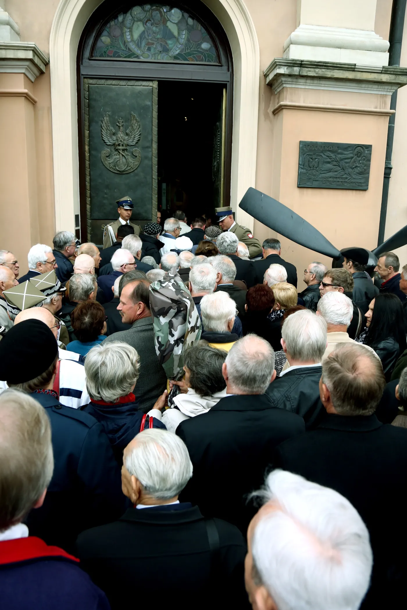 6362112-general-wojciech-jaruzelski-pogrzeb.jpg