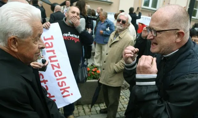 6362257-general-wojciech-jaruzelski-pogrzeb.jpg
