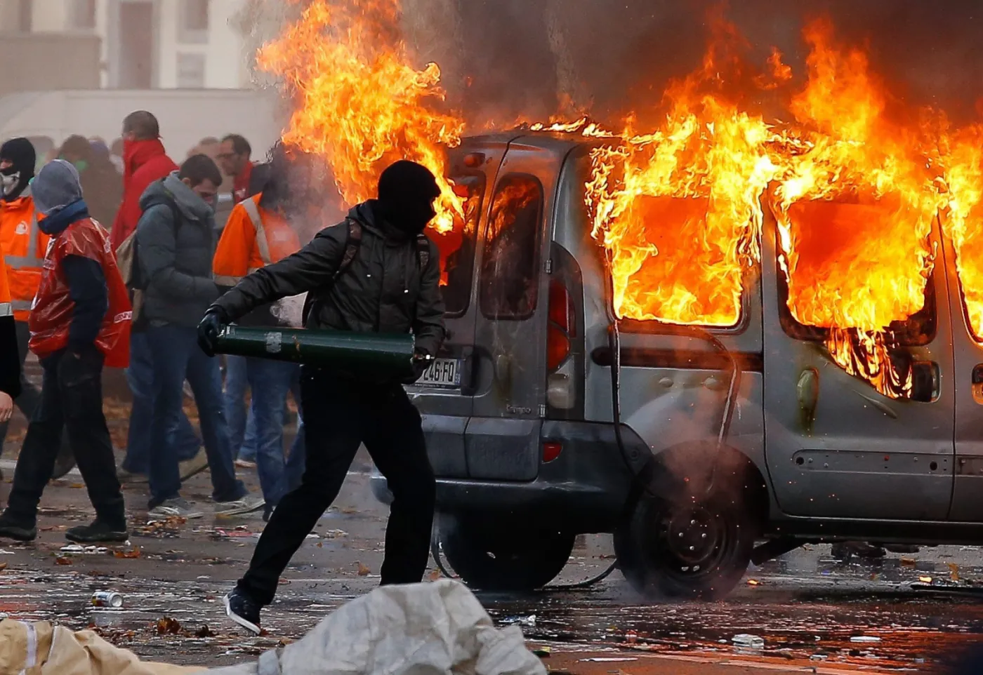 7031621-starcia-w-brukseli-podczas-protestu.jpg
