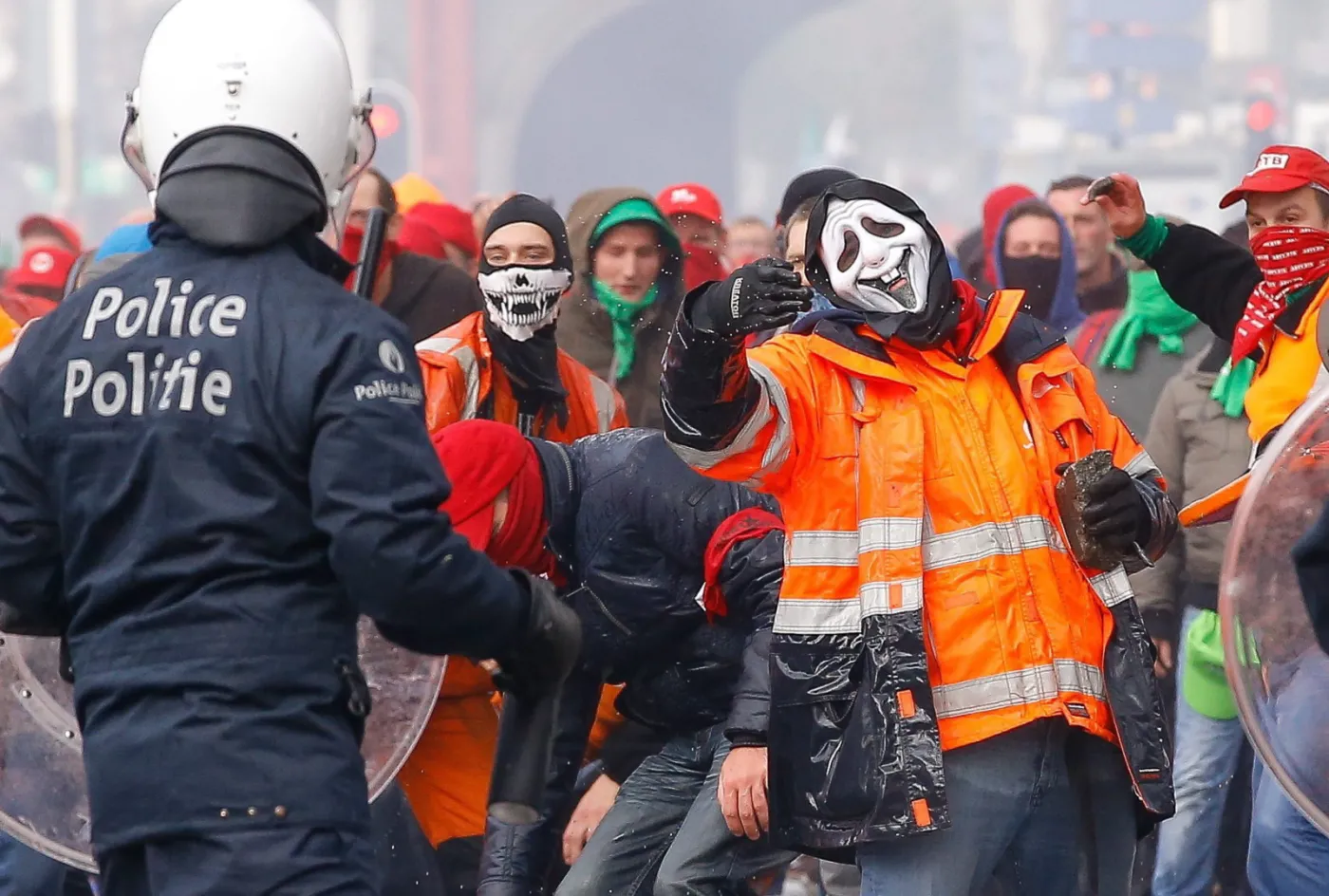 7031344-starcia-w-brukseli-podczas-protestu.jpg