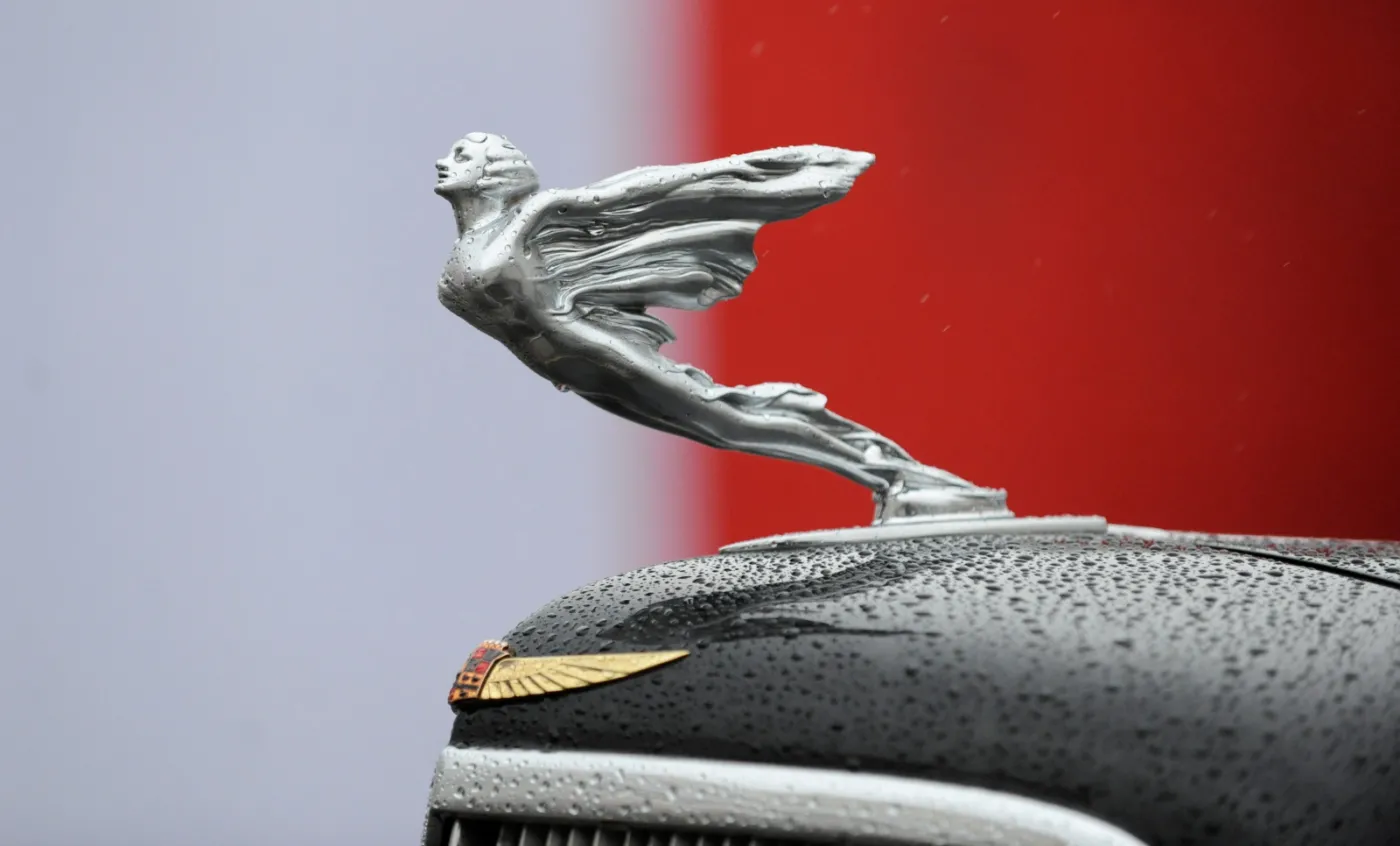 7037816-cadillac-fleetwood-seven-passenger.jpg