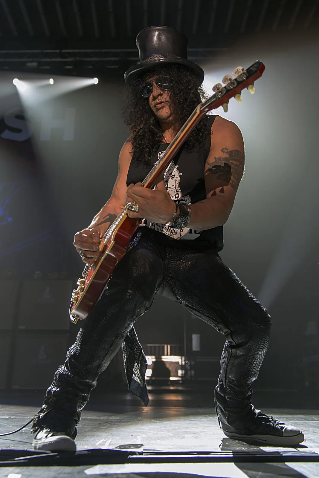 7074368-slash.jpg