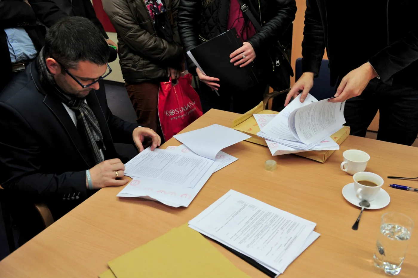 Większy budżet dla PKW na wybory? Jest postulat Sikorskiego
