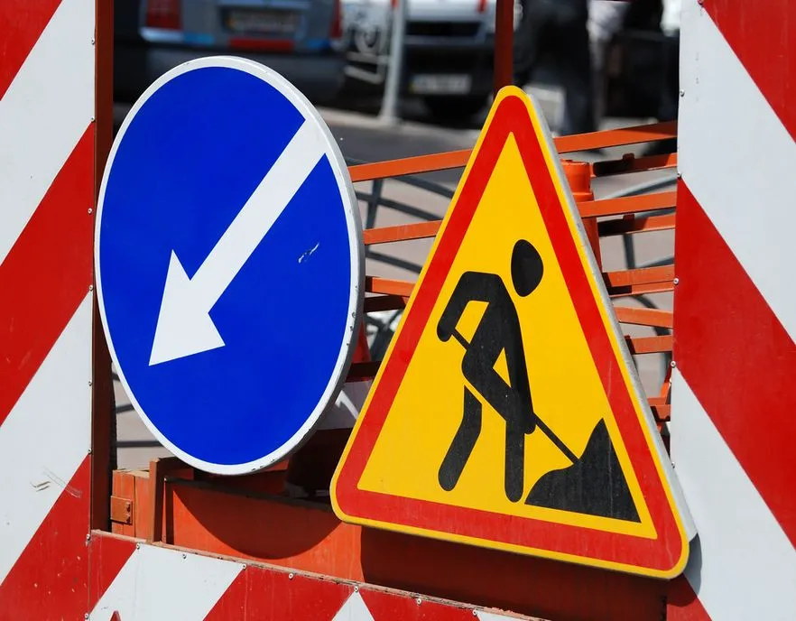 Nowy raport NIK. Polskie drogi źle oznakowane, znaków jest za dużo