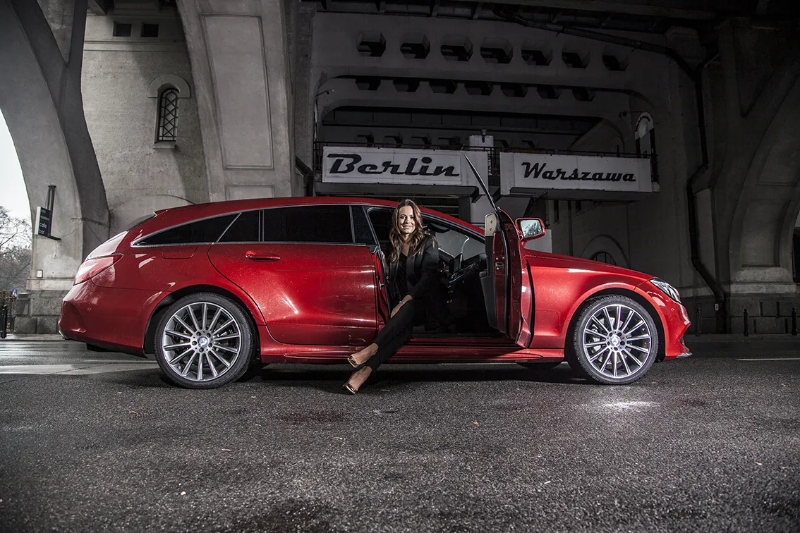 7263955-anna-mucha-i-mercedes-cls-shooting.jpg