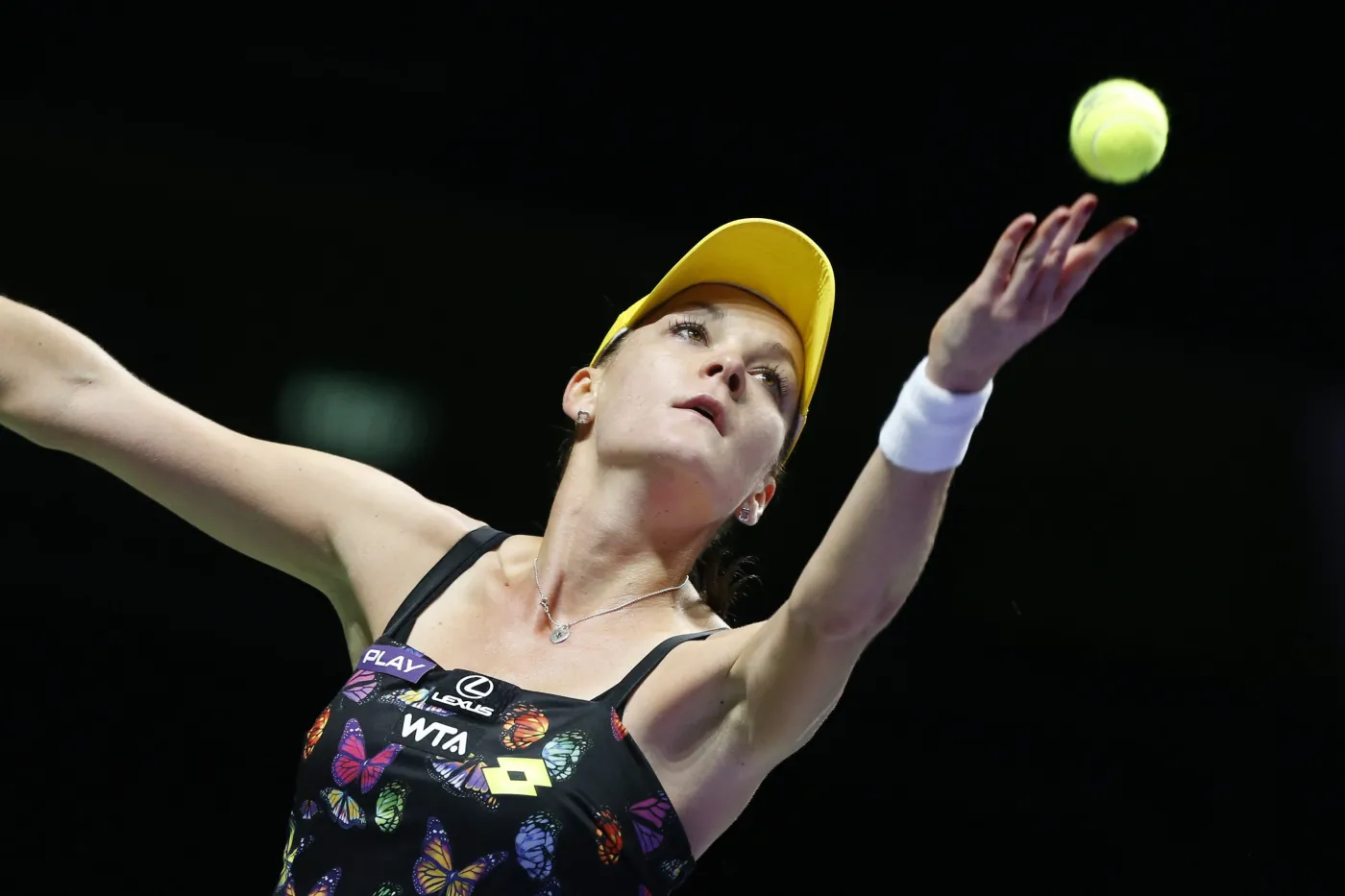 6974457-agnieszka-radwanska-przykuwa-uwage.jpg