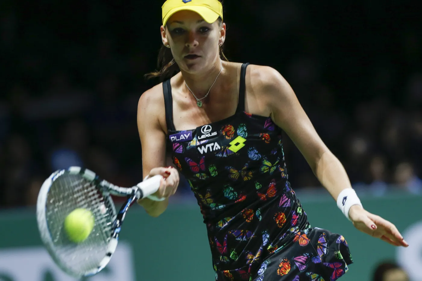 6974602-agnieszka-radwanska-przykuwa-uwage.jpg